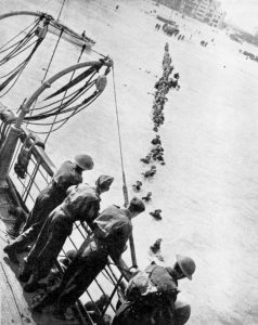 A picture of troops- Dunkirk Evacuation