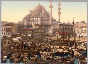 A picture of the Yeni Cami mosque in Constantinople in colour