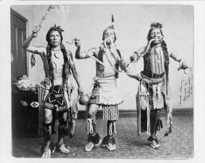 A picture of the snake dance